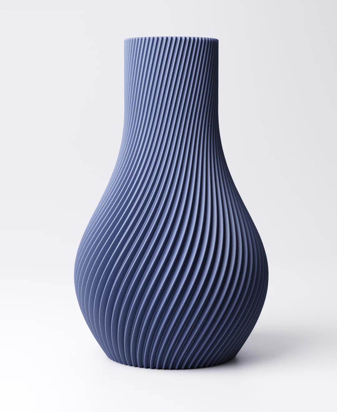 Spiral Vase - Curved Rib Design | 11×11×18 cm