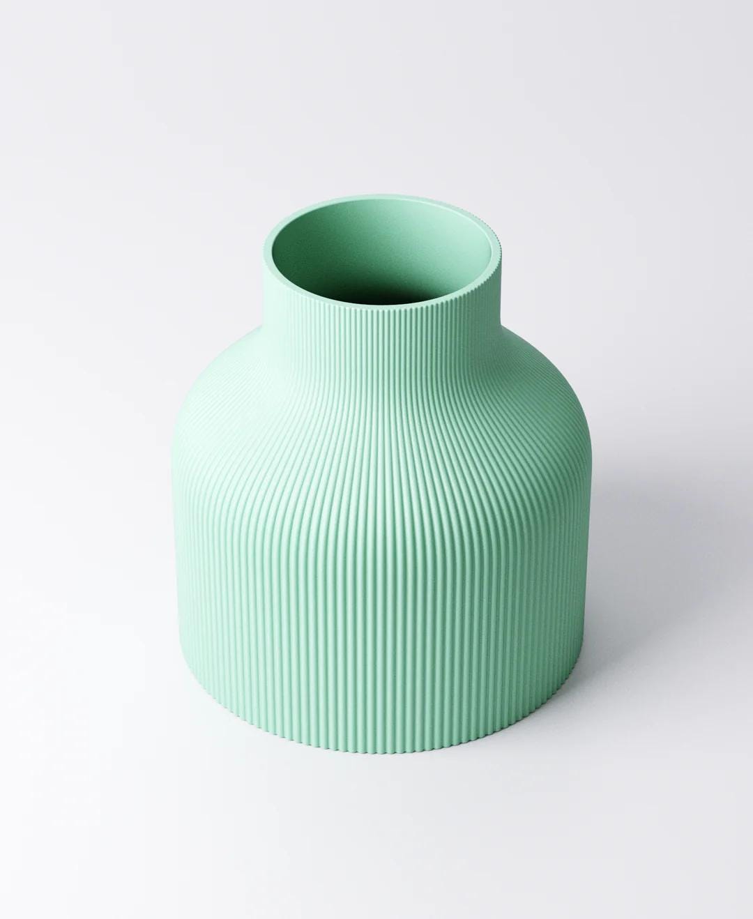 Vase - Straight Ribbed Design | 13×13×14 cm