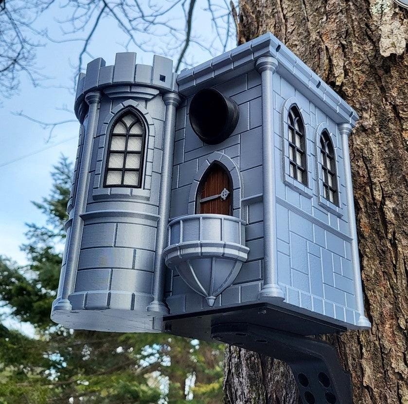 Castle Birdhouse | Whimsical Garden Decor (22 x 21 x 21 cm)