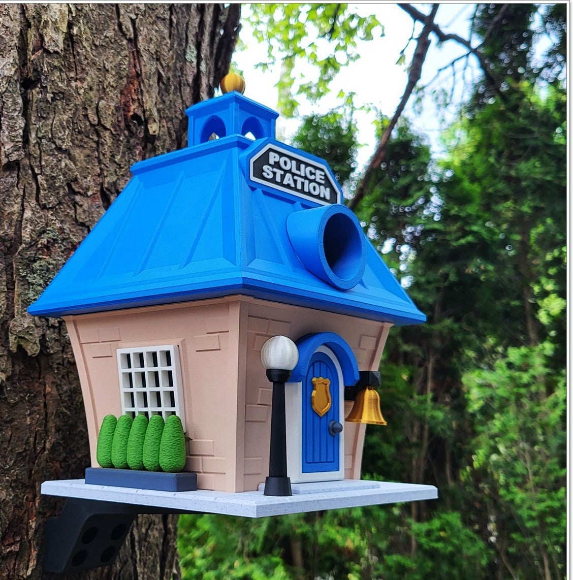 Police Station Birdhouse | 15×15×21cm Novelty Garden Décor Gift