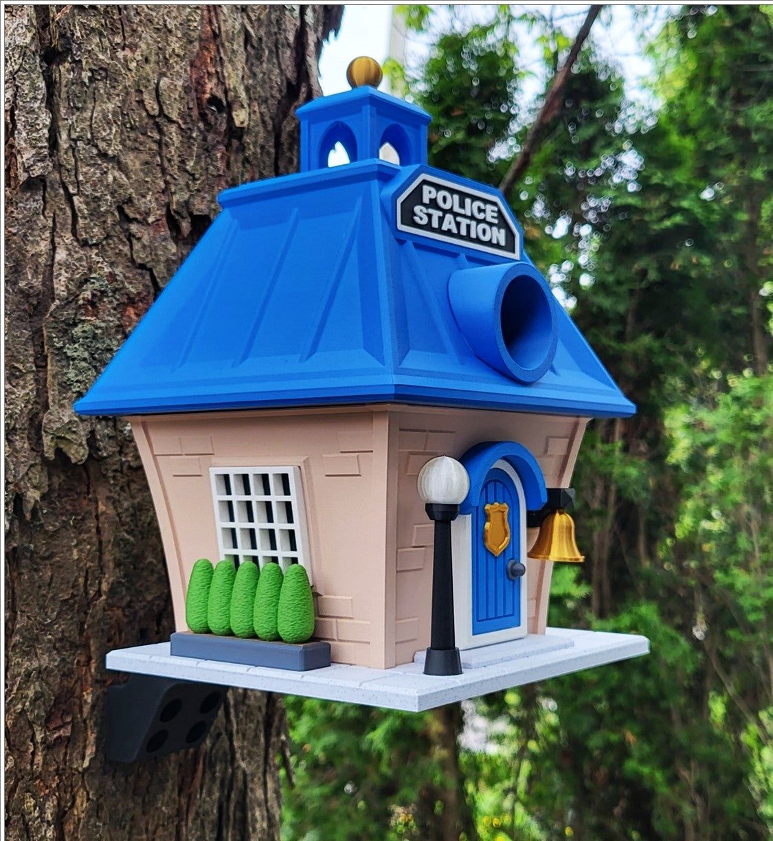 Police Station Birdhouse | 15×15×21cm Novelty Garden Décor Gift