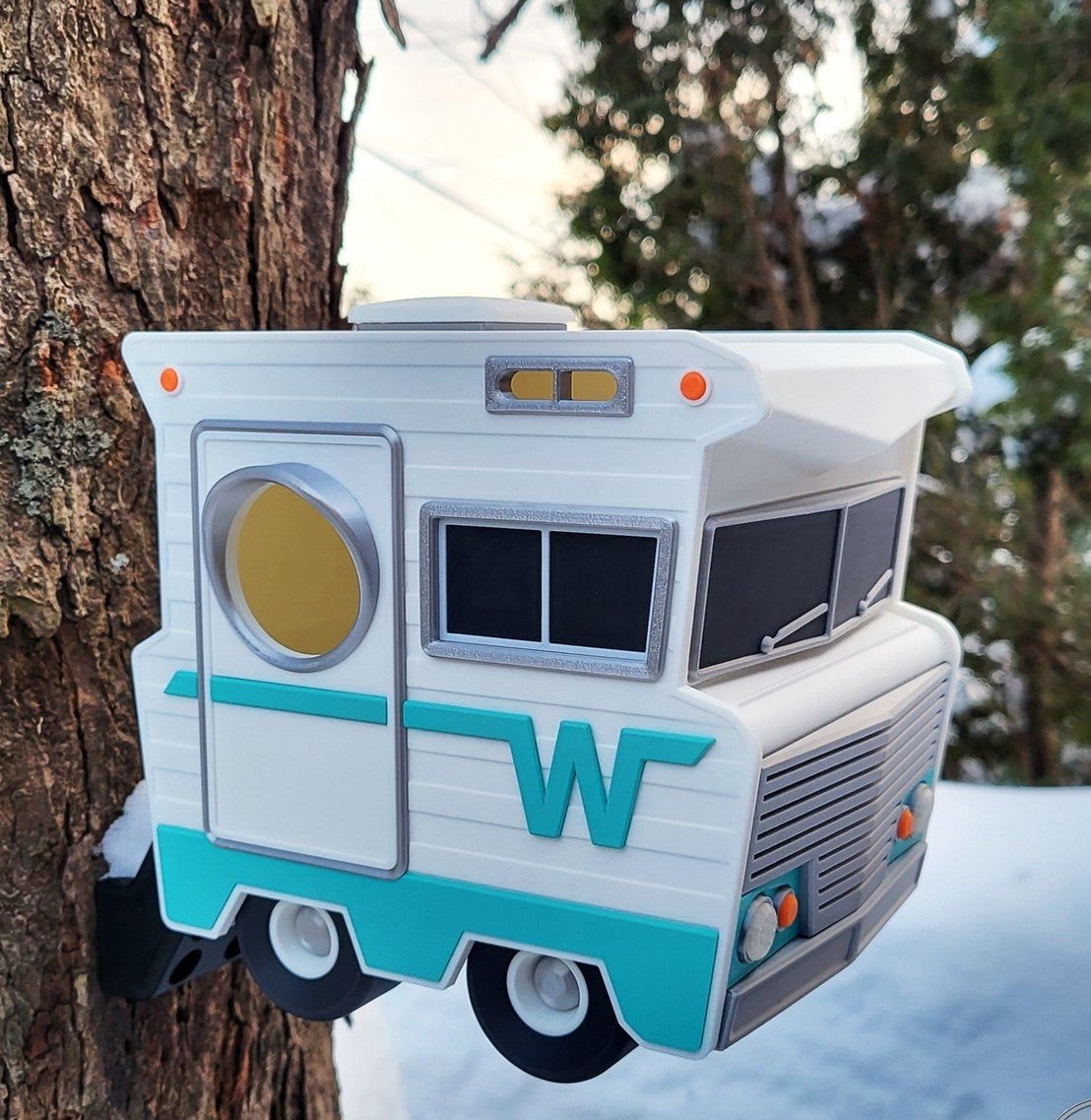 RV Birdhouse | Retro Winnebago Shorty Camper Outdoor Décor Gift
