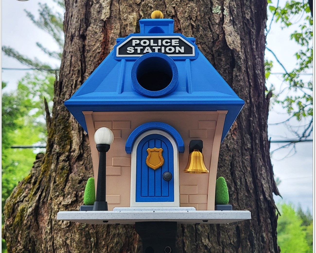 Police Station Birdhouse | 15×15×21cm Novelty Garden Décor Gift