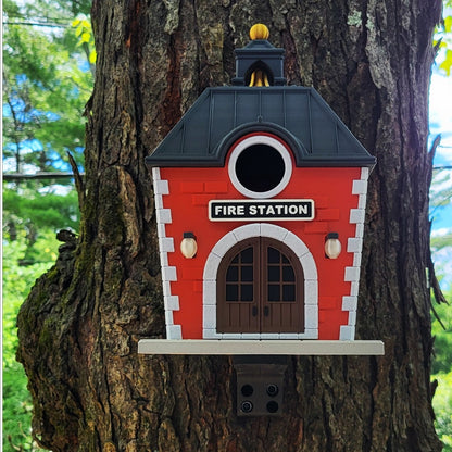 Fire Station Birdhouse | 16x16x25cm Novelty Garden Décor Gift