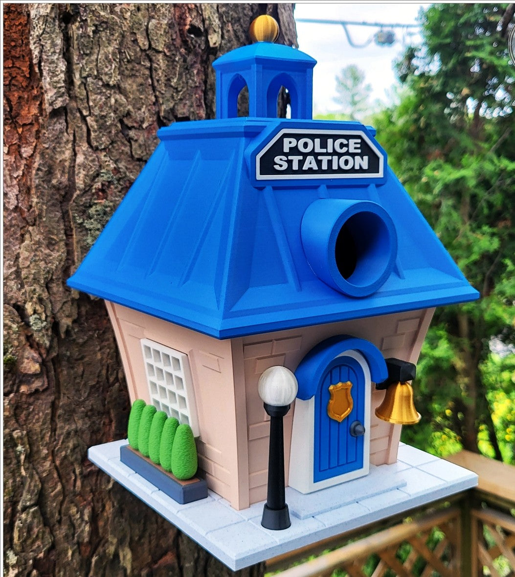 Police Station Birdhouse | 15×15×21cm Novelty Garden Décor Gift