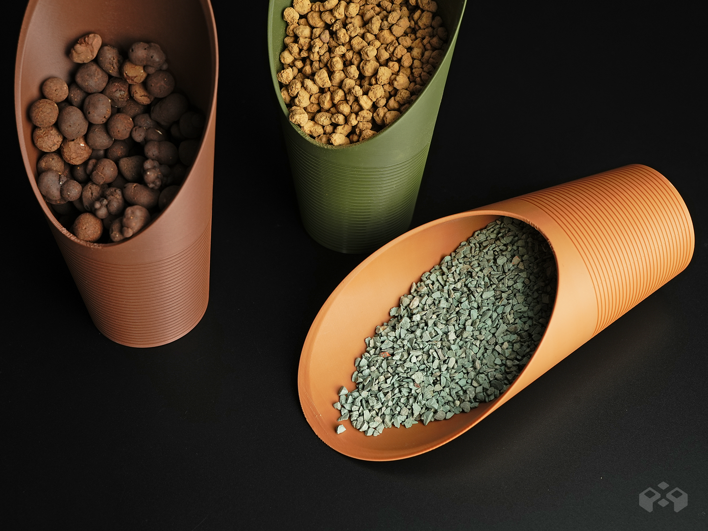Garden Scoop – Multi-Purpose Shovel