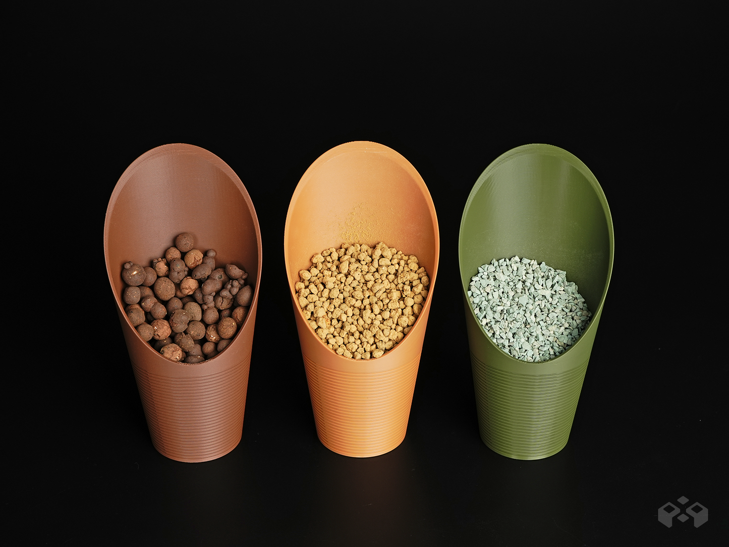 Garden Scoop – Multi-Purpose Shovel