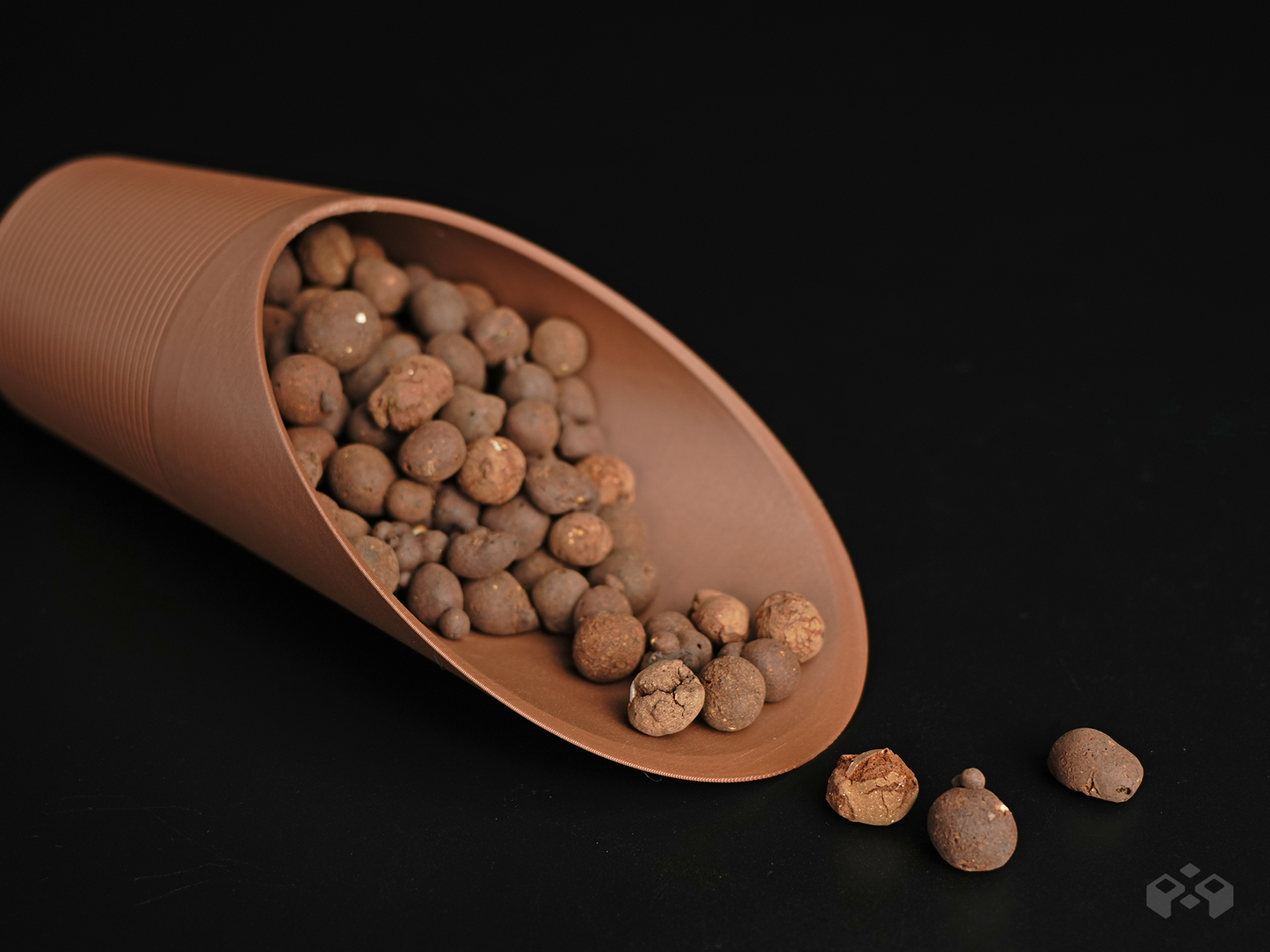 Garden Scoop – Multi-Purpose Shovel