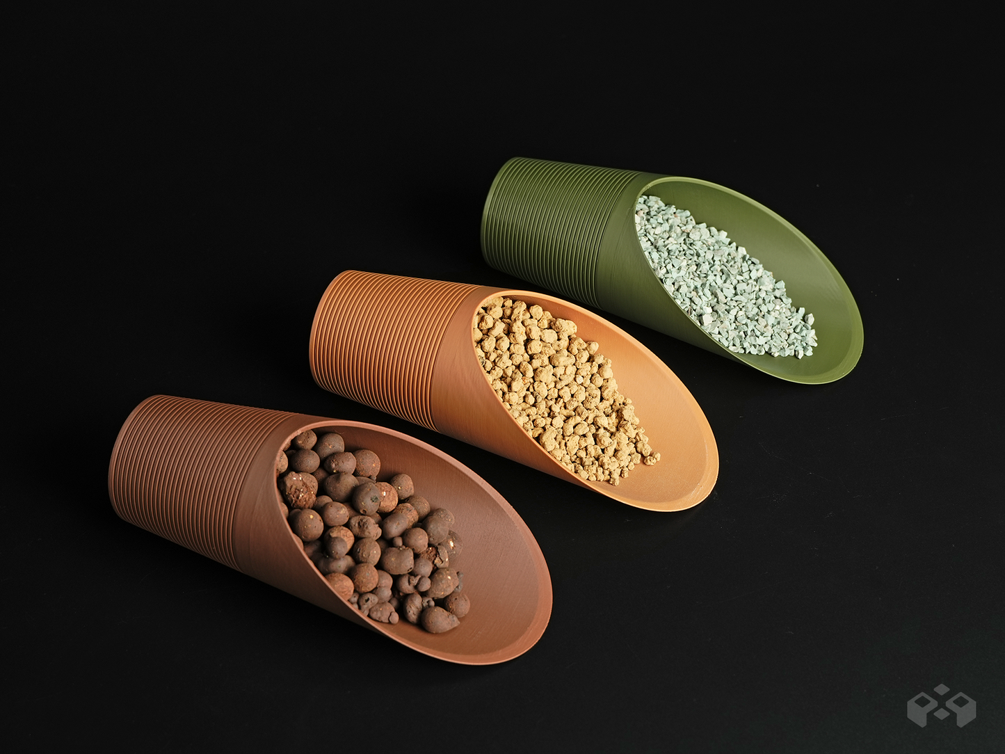 Garden Scoop – Multi-Purpose Shovel