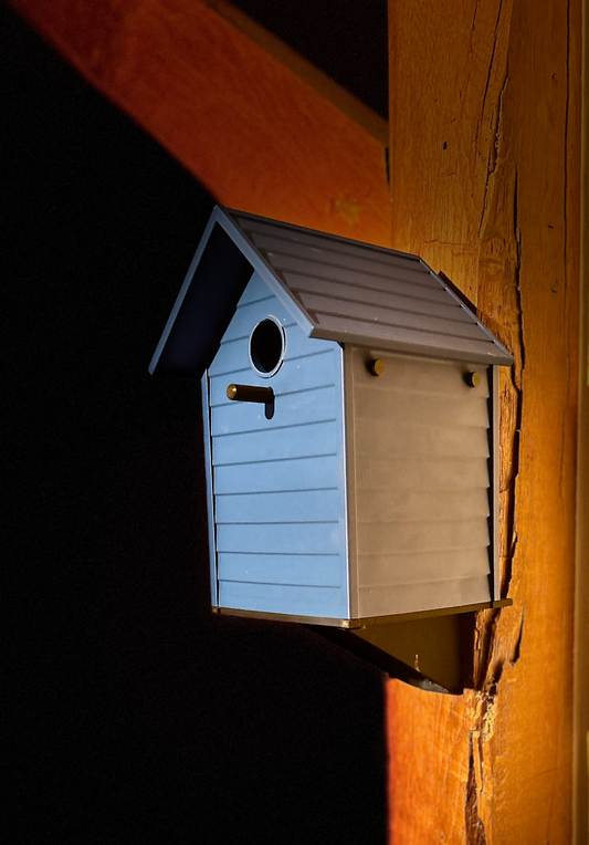 Classic Outdoor Birdhouse with Mounting Bracket & Screws – Durable PETG, Weather Resistant