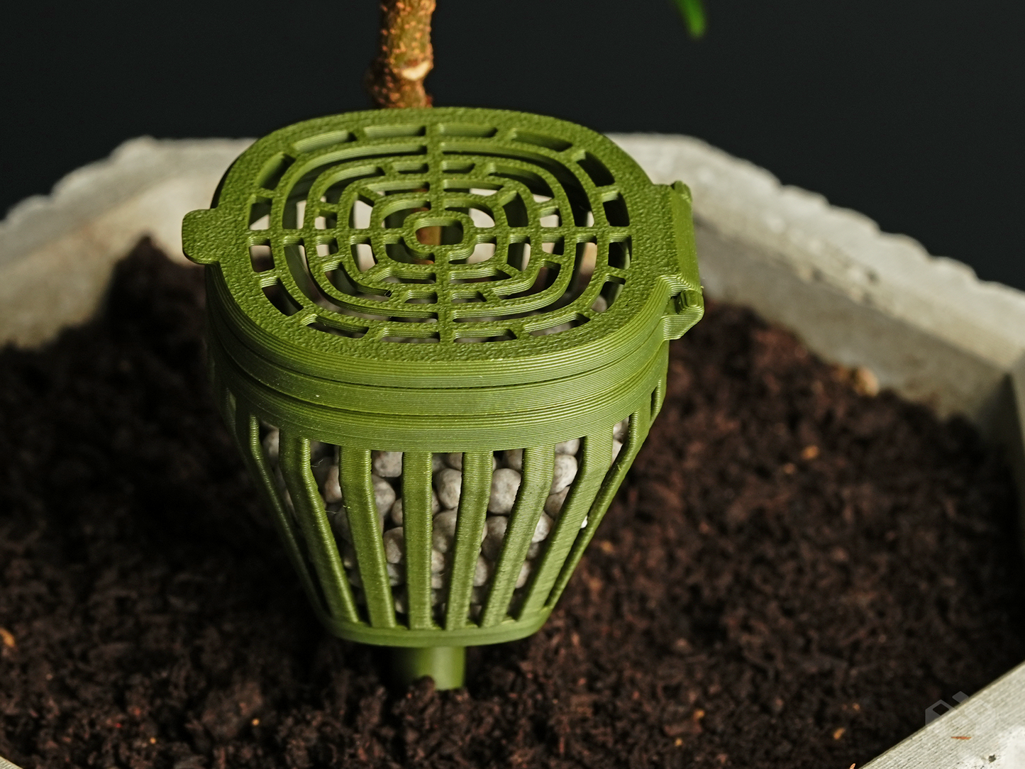 Internal Fertilizer Basket with Lid - Essential Planter Add-On for Indoor & Outdoor Plants