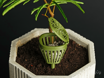 Internal Fertilizer Basket with Lid - Essential Planter Add-On for Indoor & Outdoor Plants