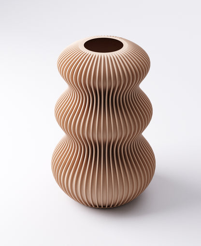 Fin Vase – Wavy Ribbed Design | 12×12×18 cm