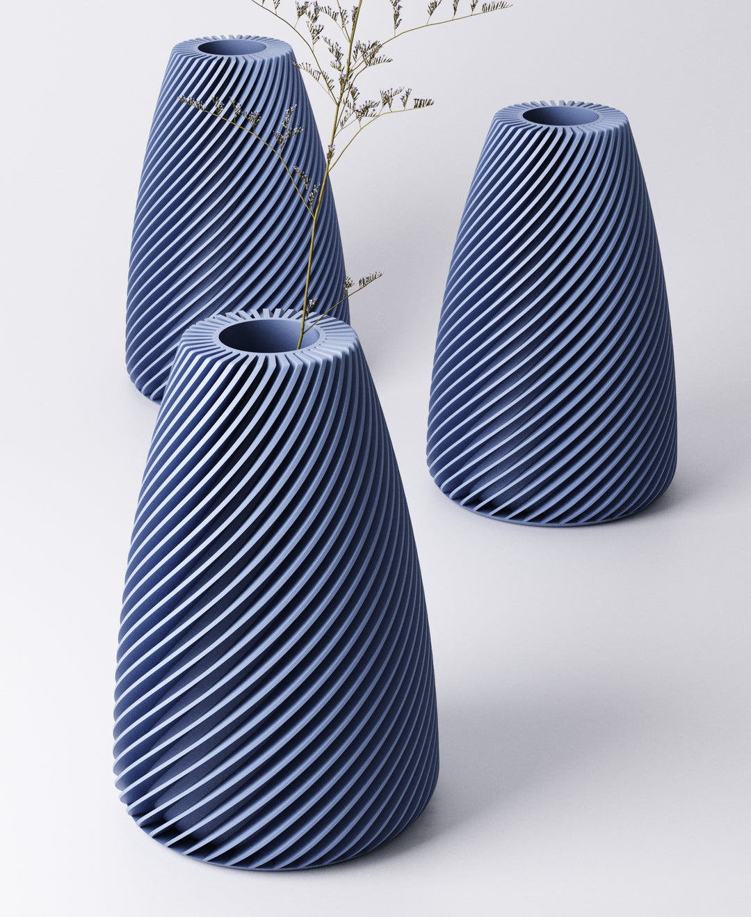 Fin Vase – Angled Ribbed Design | 12×12×18 cm