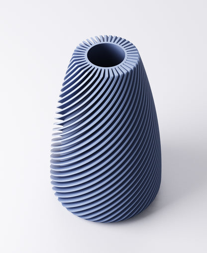 Fin Vase – Angled Ribbed Design | 12×12×18 cm
