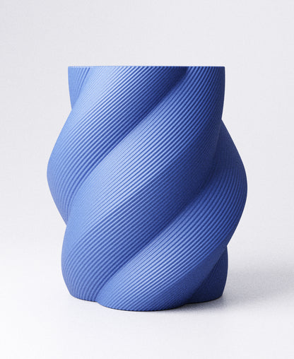 Twist Vase – Sculptural Helix Design | 15×15×18 cm