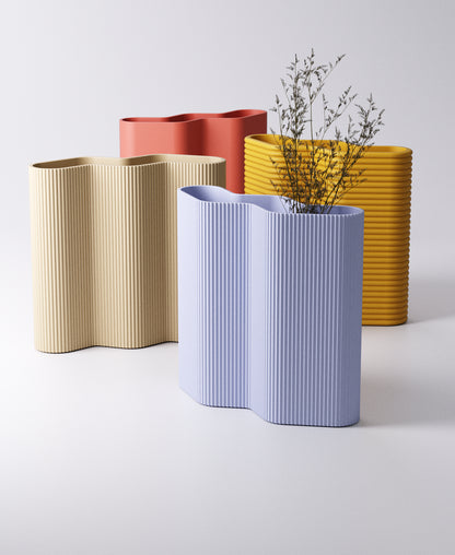 Zigzag Vase – Wave Texture | 16×5.5×15 cm | Dried Flowers