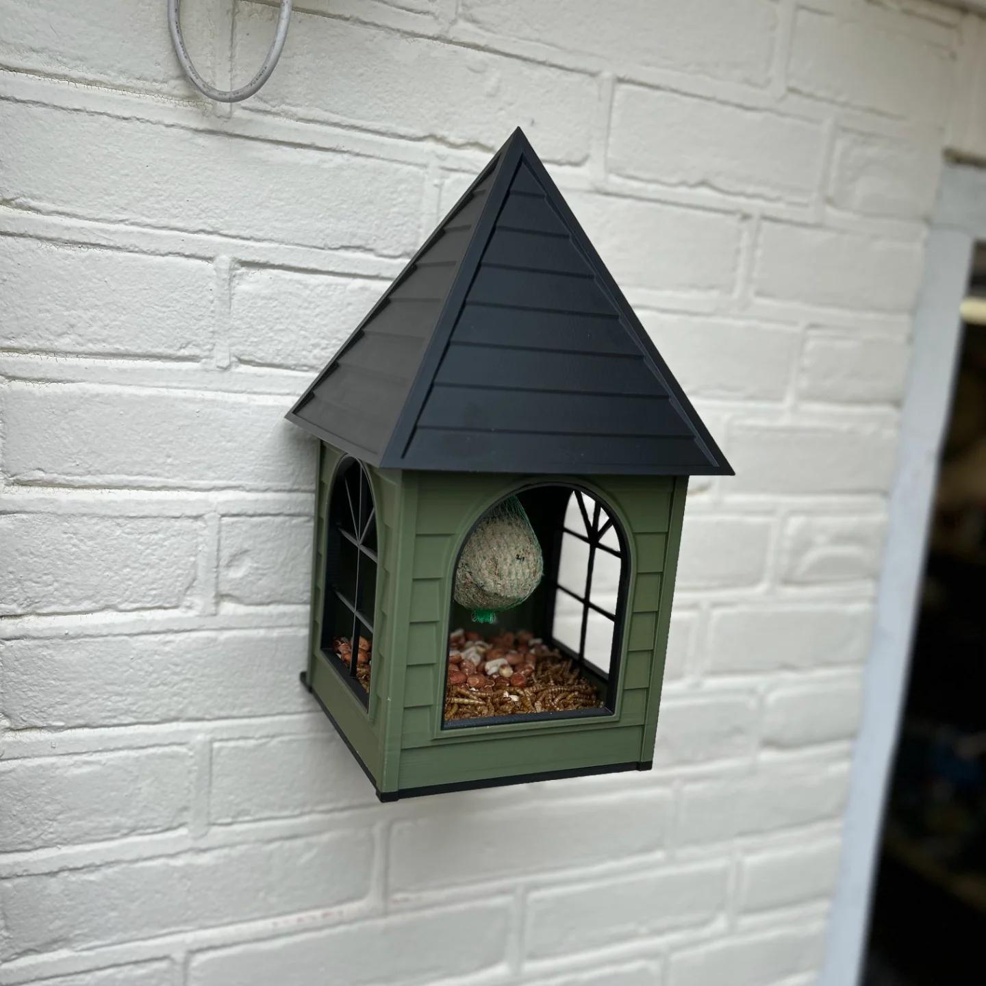Classic Bird Feeder House with Mounting Bracket (PETG Outdoor-Safe)