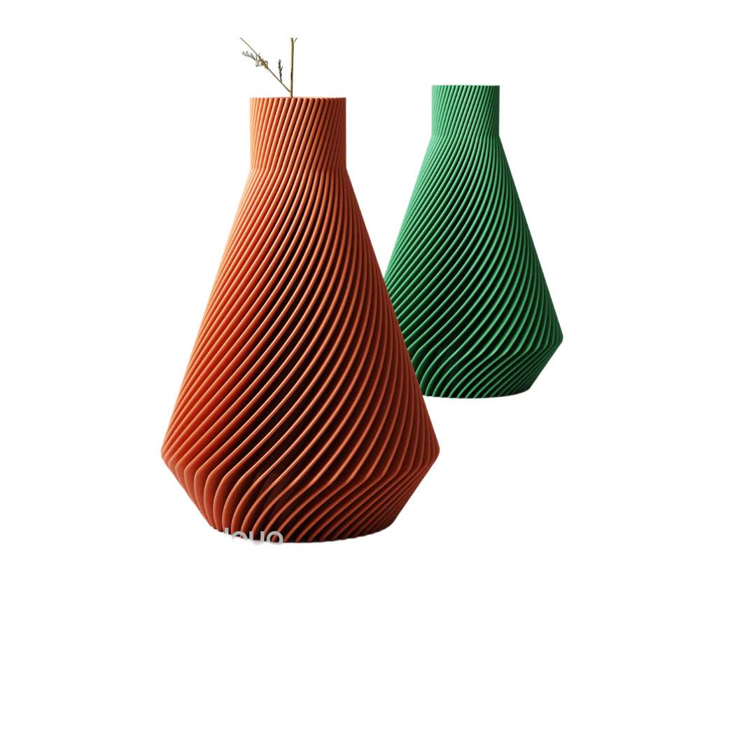 Spiral Vase - Diagonal Rib Design | 12×12×18 cm