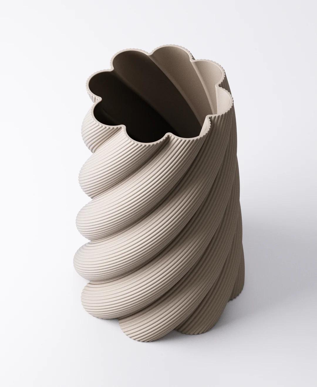 Spiral Vase - Bold Wide Spiral Design | 14×14×19 cm