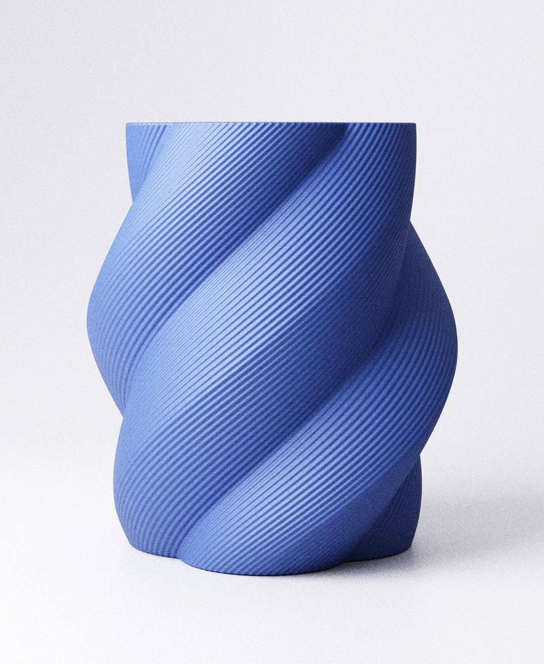 Twist Vase - Sculptural Helix Design | 15×15×18 cm