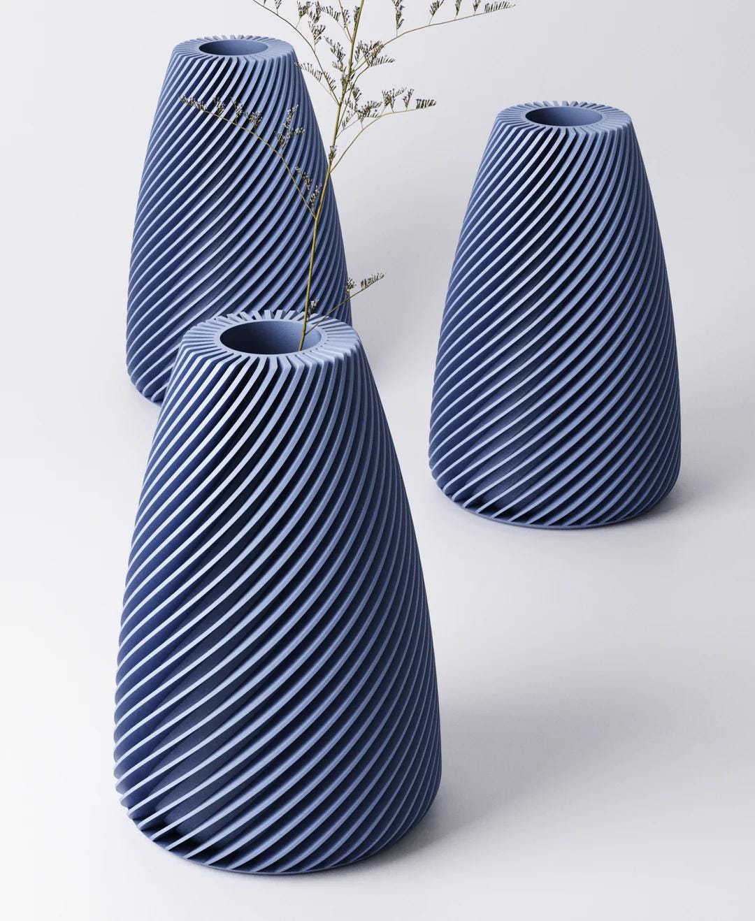 Fin Vase - Angled Ribbed Design | 12×12×18 cm