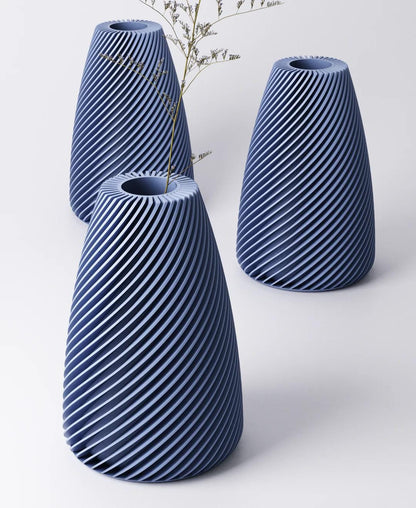 Fin Vase - Angled Ribbed Design | 12×12×18 cm