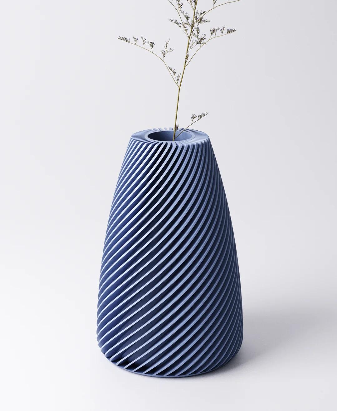 Fin Vase - Angled Ribbed Design | 12×12×18 cm