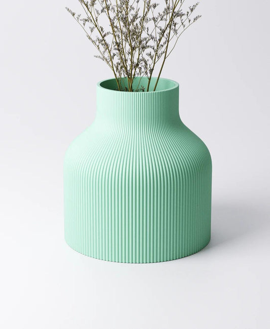 Vase - Straight Ribbed Design | 13×13×14 cm