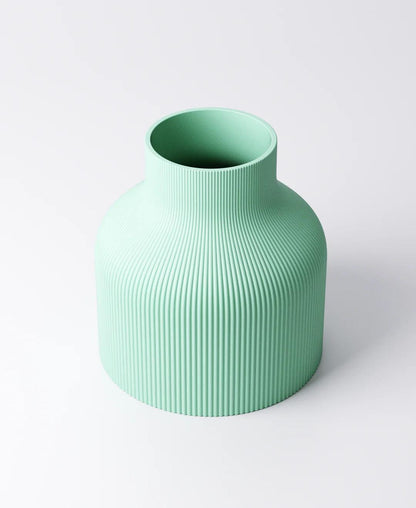 Vase - Straight Ribbed Design | 13×13×14 cm
