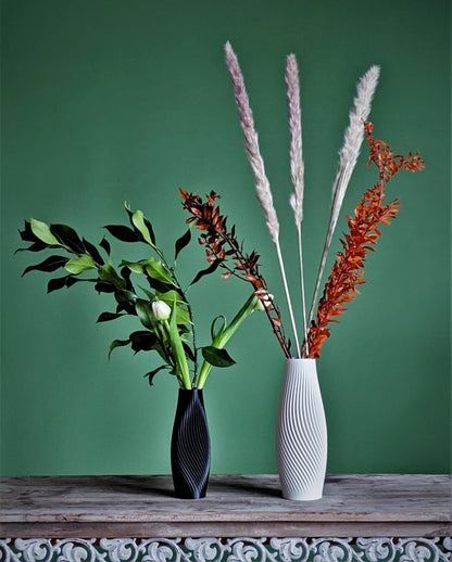 Meek Vase