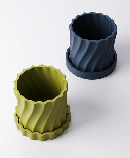 Twist Planter with Drip Tray