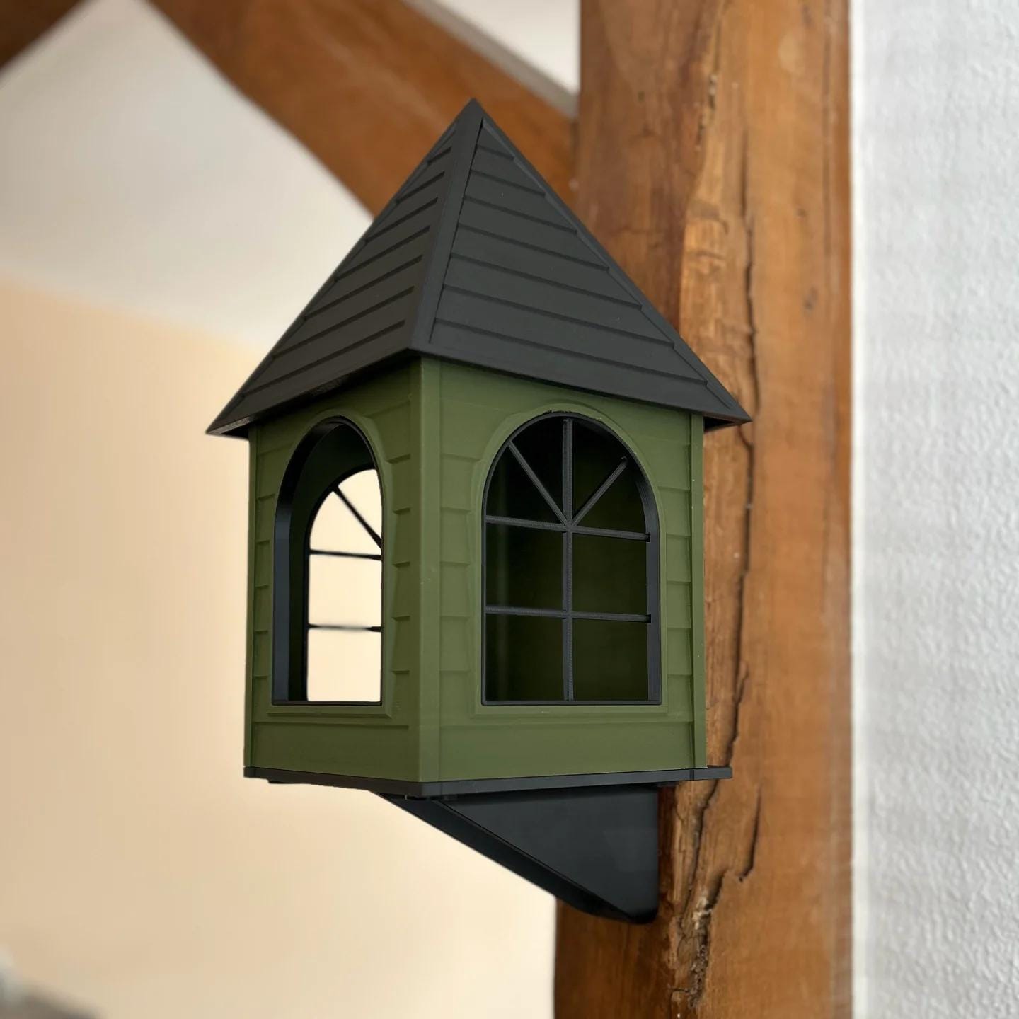 Classic Bird Feeder House with Mounting Bracket (PETG Outdoor-Safe)