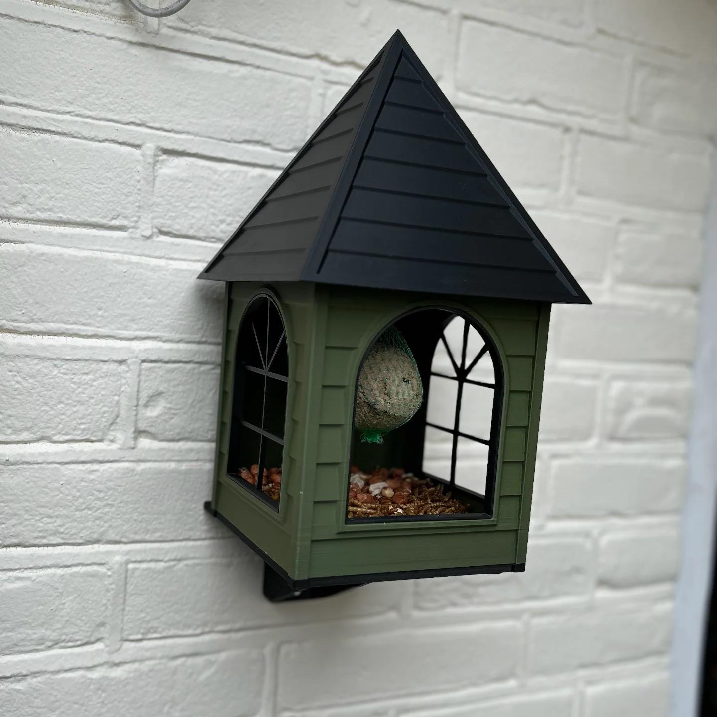 Classic Bird Feeder House with Mounting Bracket (PETG Outdoor-Safe)