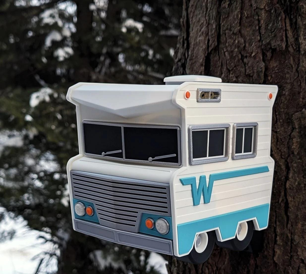 RV Birdhouse | Retro Winnebago Shorty Camper Outdoor Décor Gift