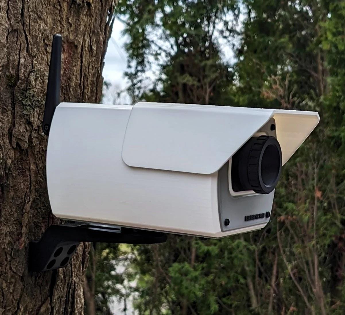 Security Camera Birdhouse - 15 × 22 × 14 cm - Novelty Outdoor Bird House