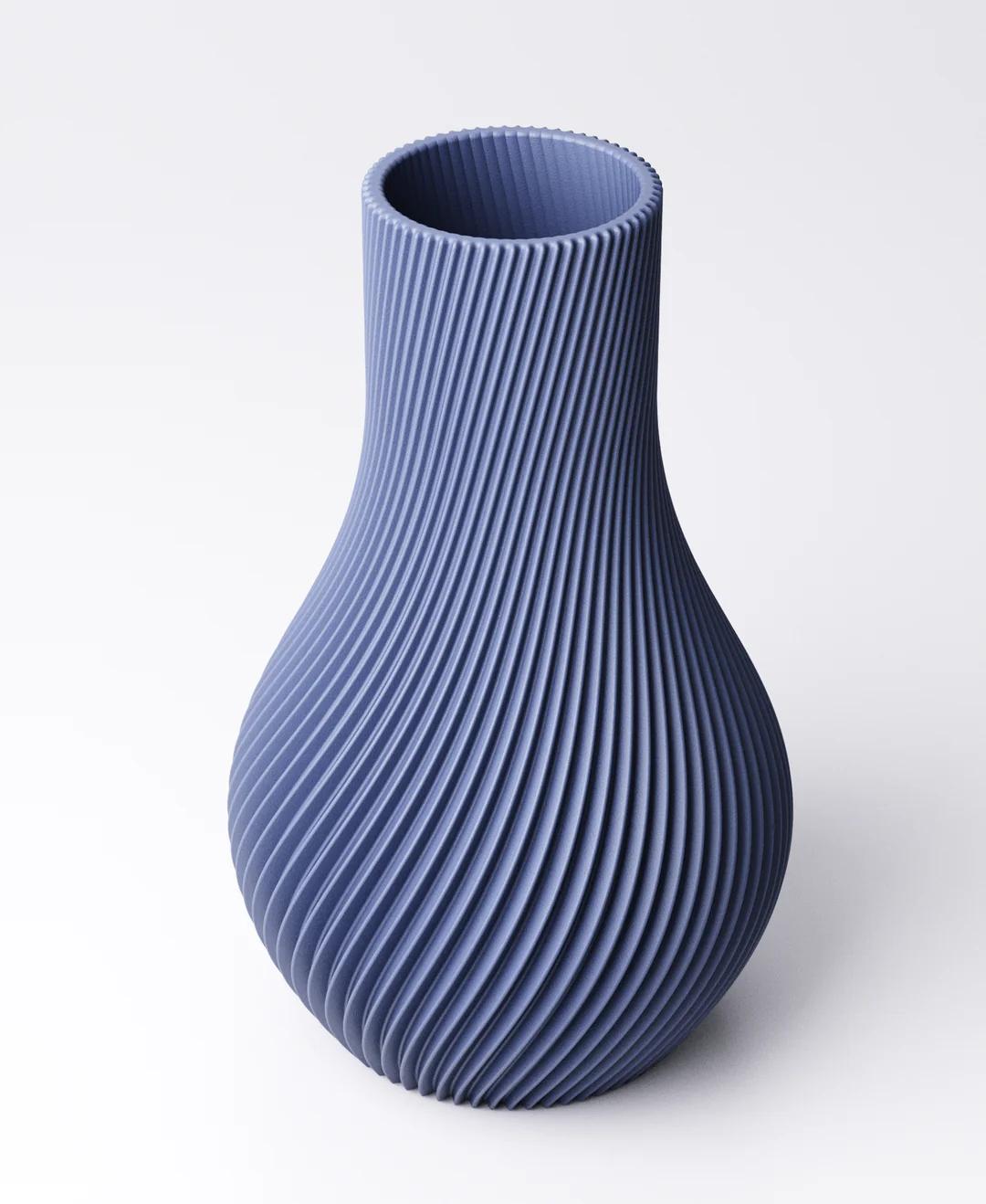 Spiral Vase - Curved Rib Design | 11×11×18 cm