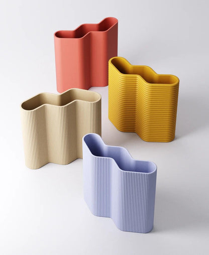 Zigzag Vase - Vertical Ribbed Texture | 16×5.5×15 cm | Dried Flowers