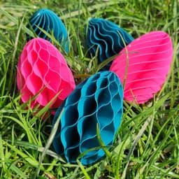 Twisted Vase – Sculptural Modern Vase | Wavy Easter Eggs