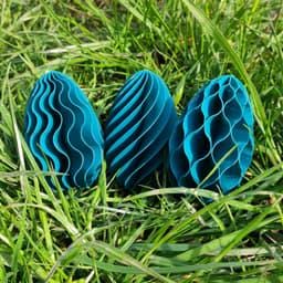Twisted Vase – Sculptural Modern Vase | Wavy Easter Eggs