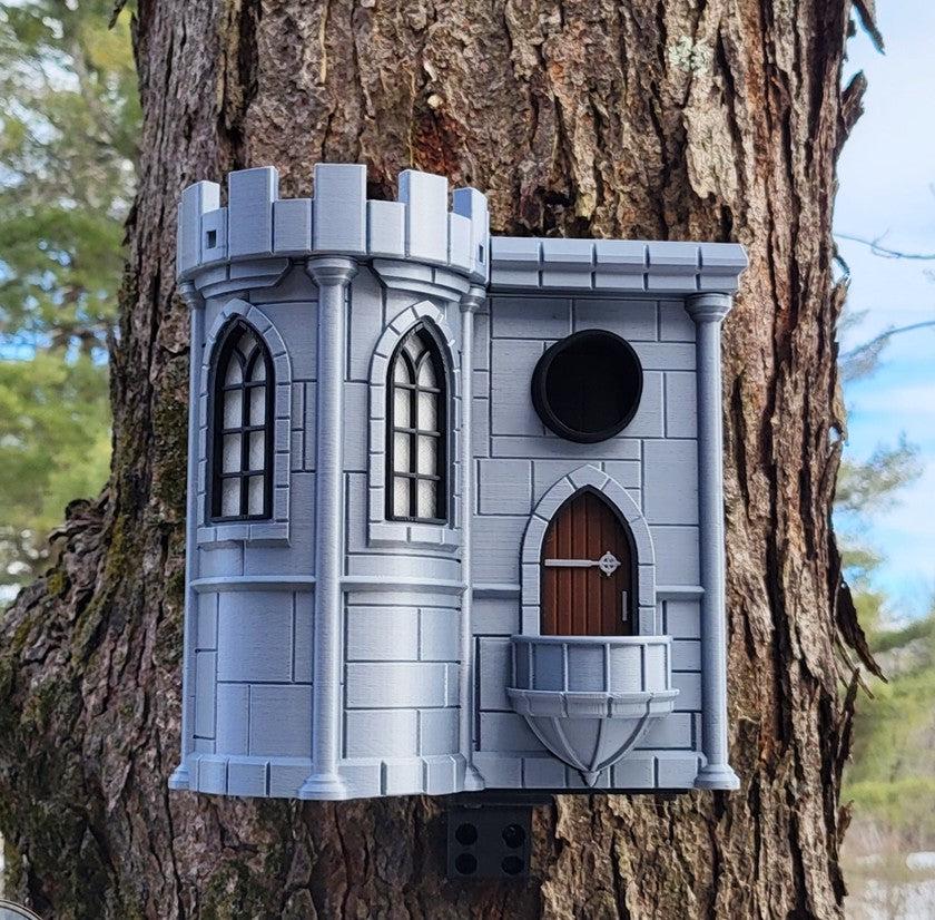 Castle Birdhouse | Whimsical Garden Decor (22 x 21 x 21 cm)