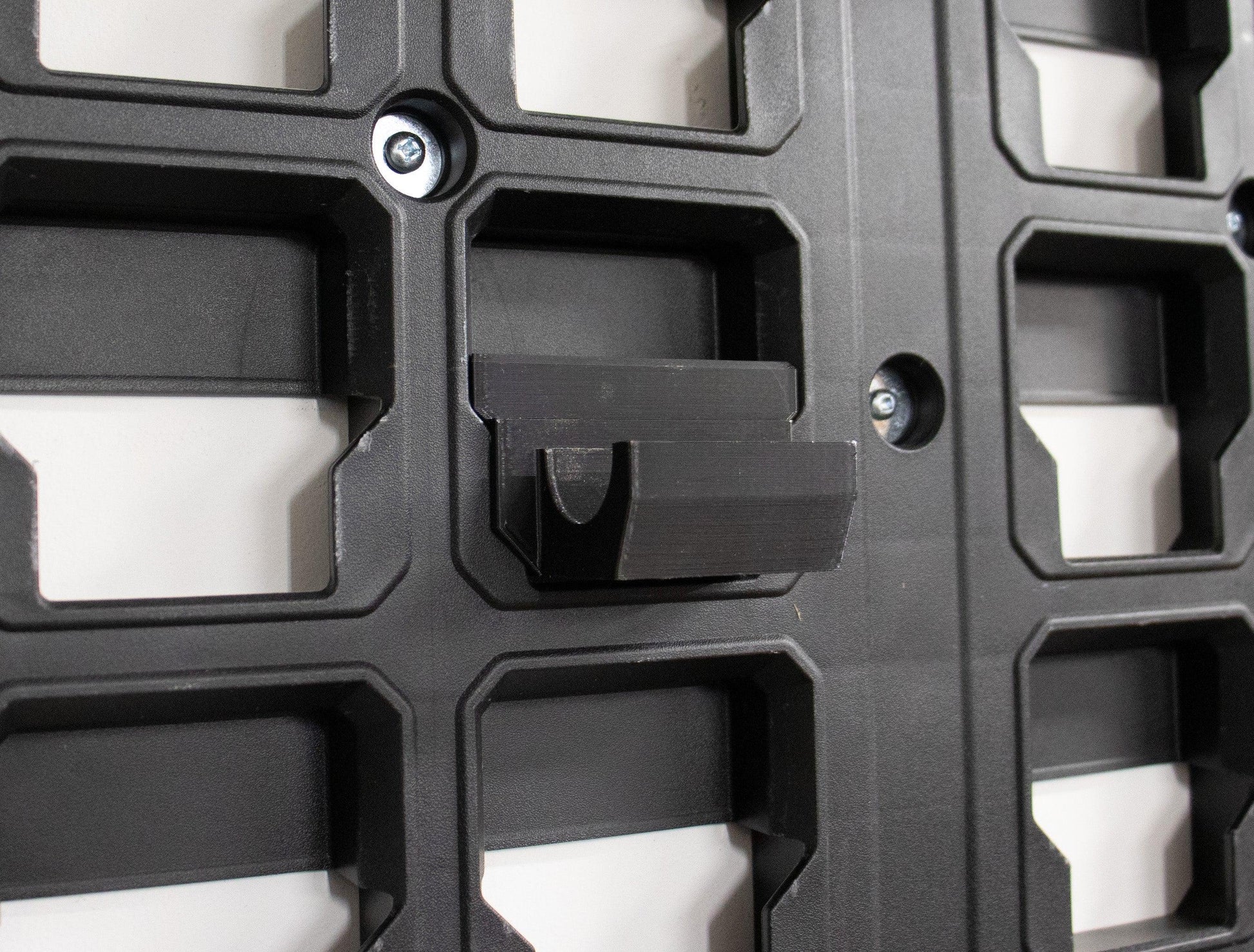 https://cdn.shopify.com/s/files/1/0682/8821/7240/files/wall_1.jpg?v=1732778148