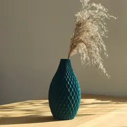Twisted Vase – Sculptural Modern Vase – Dried
